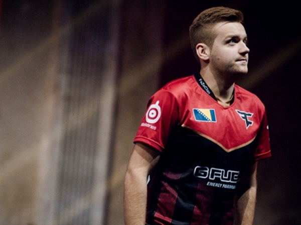 效仿Ti指南？传奇杯总奖金为基础228w+官方直播间礼物收益66.66%